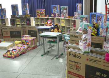 A Escola Municipal Professora Maria Ienkot Zeglin no Tatuquara recebe móveis e materiais novos.
Curitiba, 19/11/2021.
Foto: Luiz Costa/SMCS