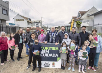 Na ocasião, os gestores da prefeitura distribuíram para 
as crianças gibis sobre educação ambiental.