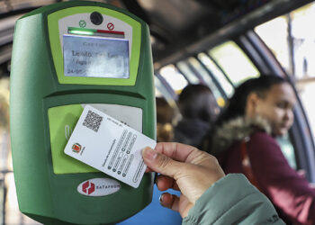 Saiba as linhas de ônibus que passam a aceitar pagamento exclusivo com cartão. Curitiba, 24/05/2022. Foto: Hully Paiva/SMCS