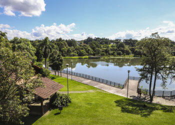 Curitiba vai ganhar duas novas linhas de ônibus que vão ligar terminais aos parques Tanguá e Lago Azul.
- Na imagem, Parque Lago Azul.
Foto: Hully Paiva/SMCS