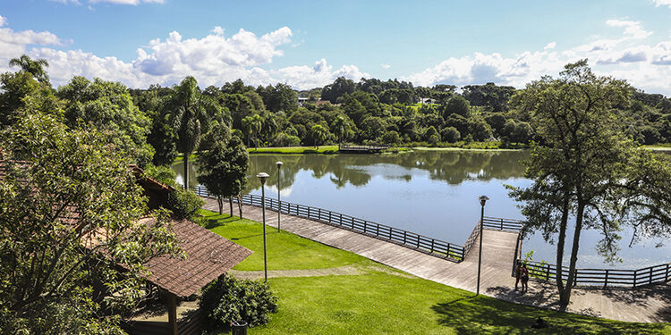 Curitiba vai ganhar duas novas linhas de ônibus que vão ligar terminais aos parques Tanguá e Lago Azul.
- Na imagem, Parque Lago Azul.
Foto: Hully Paiva/SMCS