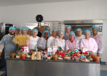 Alunos da Escola de Segurança Alimentar Dom Bosco concluíram o curso de Auxiliar de Serviços de Panificação. Foto: Divulgação