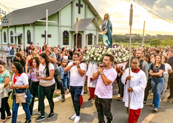 Saída da Procissão do Senhor Morto, na Vila Lambari Foto: Paróquia Sagrado Coração de Jesus