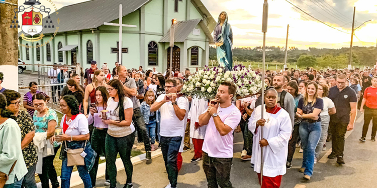 Saída da Procissão do Senhor Morto, na Vila Lambari Foto: Paróquia Sagrado Coração de Jesus