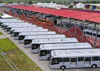 Entrega de novos dezessete ônibus para as linhas da região Sul, no Terminal do Tatuquara. Curitiba, 12/12/2024. Foto: José Fernando Ogura/SMCS