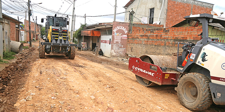 Obras de infraestrutura viária e microdrenagem nas áreas residenciais consolidadas da Vila 29 de Outubro, que integram a fase 4 das intervenções do Programa de Gestão de Risco Climático do Bairro Novo do Caximba. Curitiba, 20/10/2025. Foto: Valquir Kiu Aureliano/SECOM
