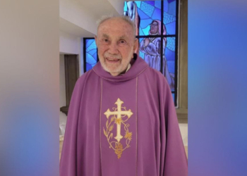 Retrato do Padre Michelangelo Rameiro (Padre Miguel), sacerdote italiano que fundou a Paróquia São Pedro Apóstolo e ajudou no desenvolvimento do bairro Xaxim em Curitiba.