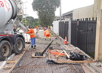 Rua Leôncio Derosso, no bairro Xaxim.