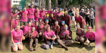 Alunos aprovados do cursinho social Vai Cair na Prova em Curitiba.