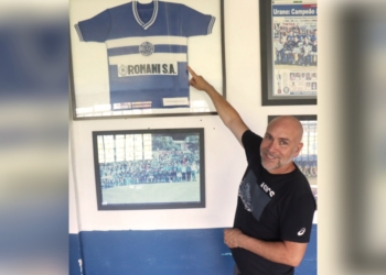Jogadores do Urano em treinamento no Estádio Manecão sob o comando do técnico Ary Marques.