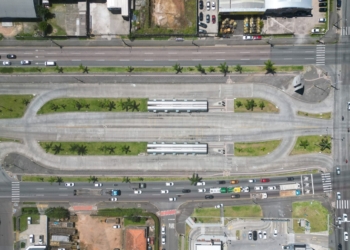 Vista aérea da Linha Verde mostrando crescimento urbano em Curitiba
