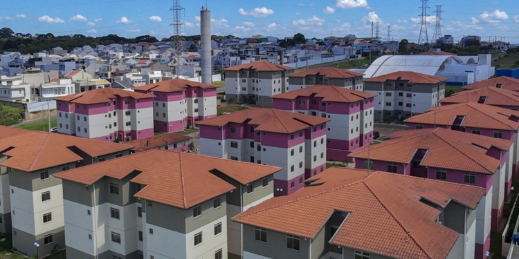 Vistoria nos apartamentos do Residencial Theo Aterino no Tatuquara