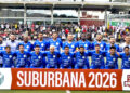 Jogadores do Urano comemoram o título da Suburbana 2026 após decisão contra o Trieste.