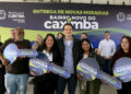 Prefeito Eduardo Pimentel entrega novas casas para moradores do projeto Bairro Novo do Caximba Foto: Valquir Kiu Aureliano/SECOM