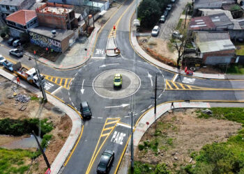 Nova rotatória no Tatuquara no cruzamento da Avenida Santa Rita de Cássia dos Impossíveis com a Rua Engenheiro João Kloss