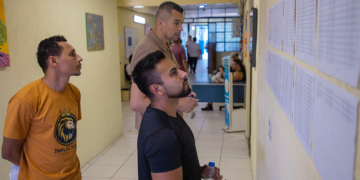 Prefeitura de Curitiba anuncia concurso público com 348 vagas para cargos de nível médio e superior.
