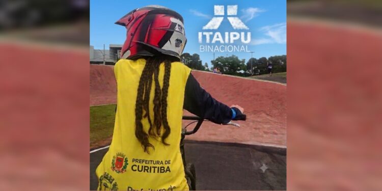 1ª Copa entre Escolas Municipais de BMX no Parque Olímpico do Cajuru, em Curitiba.